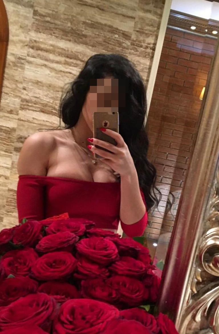 Esat Masöz Escort Kadın İle Hafiflemeye Ne Dersin ?
