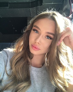 Acıbadem Barbie Bebek Gibi Saçları Olan Escort Alina