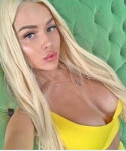 Acıbadem Zevke Getirmek İçin Öpüşen Sevişen Escort Burçin