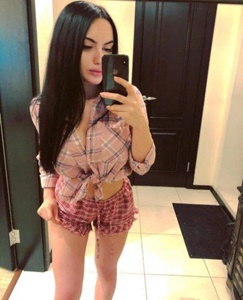 Acıbadem Kışkırtıcı Kıyafetler Giyerek Yanına Gelen Escort Polen