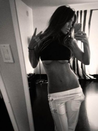Maltepe Eve Gelen genç Ağzına alan escort Bayan Muhaddere