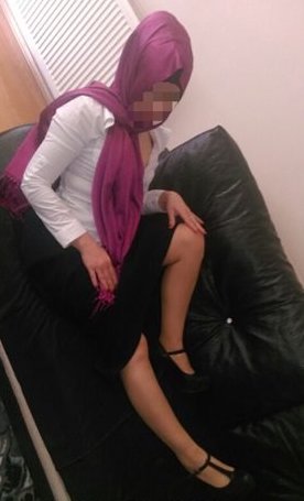 Maltepe Konutu Olan Tesettürlü Ağzına alan escort Bayan Özge
